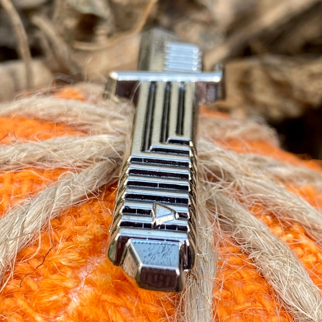 Darksaber, Star Wars enamel pin