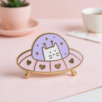 Heart Voyager: UFO Frank, cat enamel pin