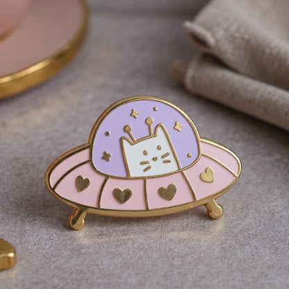 Heart Voyager: UFO Frank, cat enamel pin