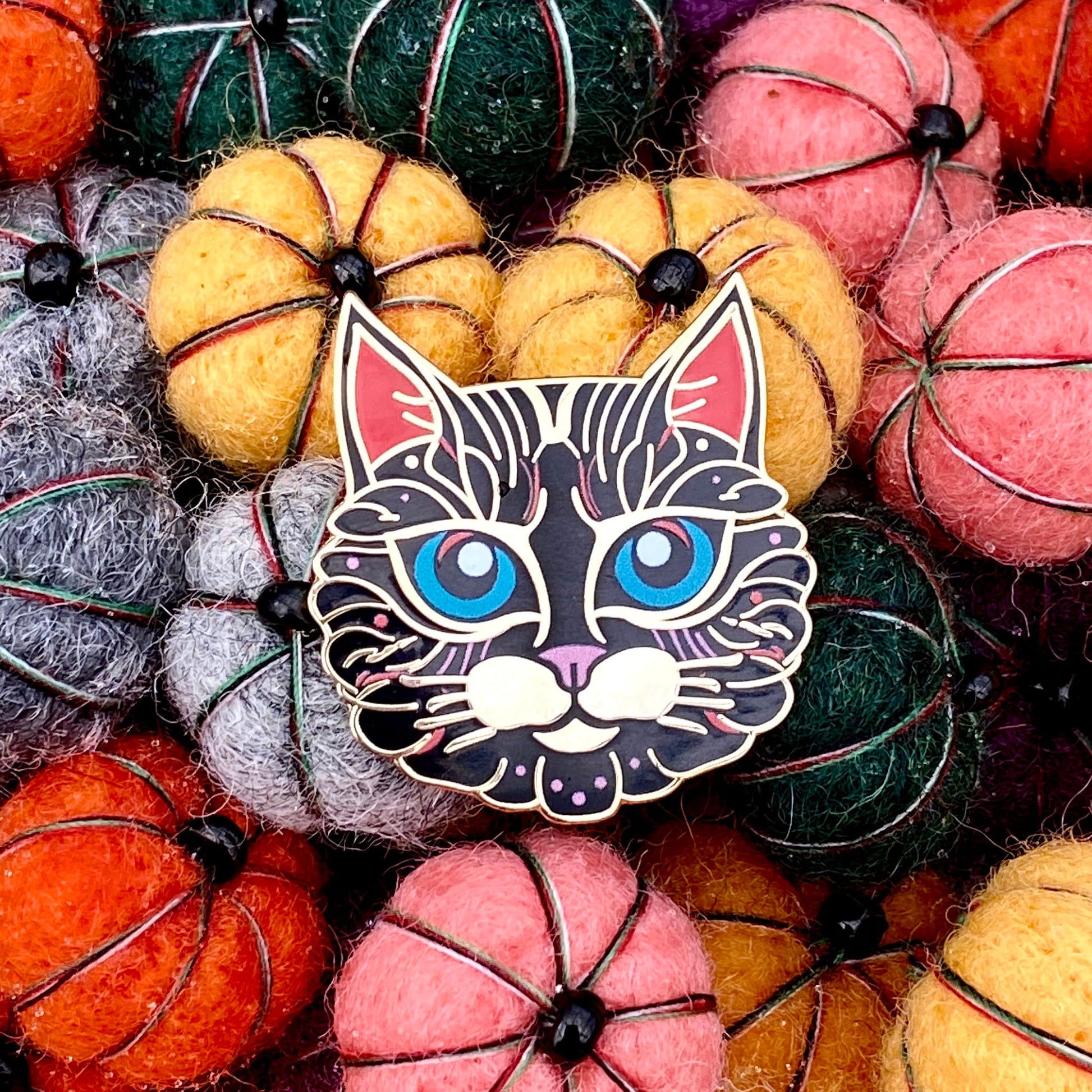 Kaleidocat, cat enamel pin