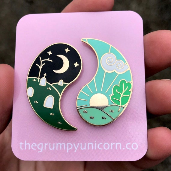 Life and Death Needle Minder Set, the two halves apart on a backing card