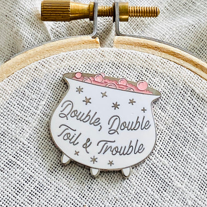 White Double Trouble Needle Minder, Silver