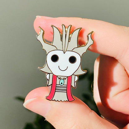 Kawaii lich enamel pin, skull with a crown and red robe