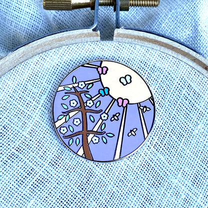 Litha needle minder, gold finish
