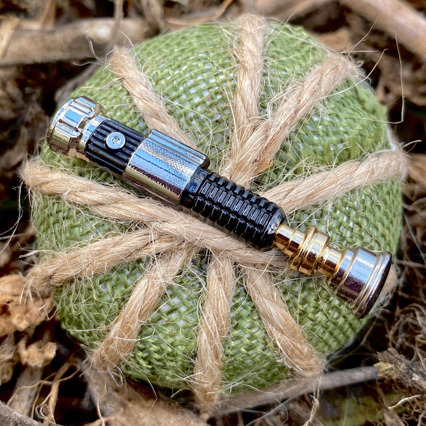 Obi Wan Lightsaber, Star Wars enamel pin