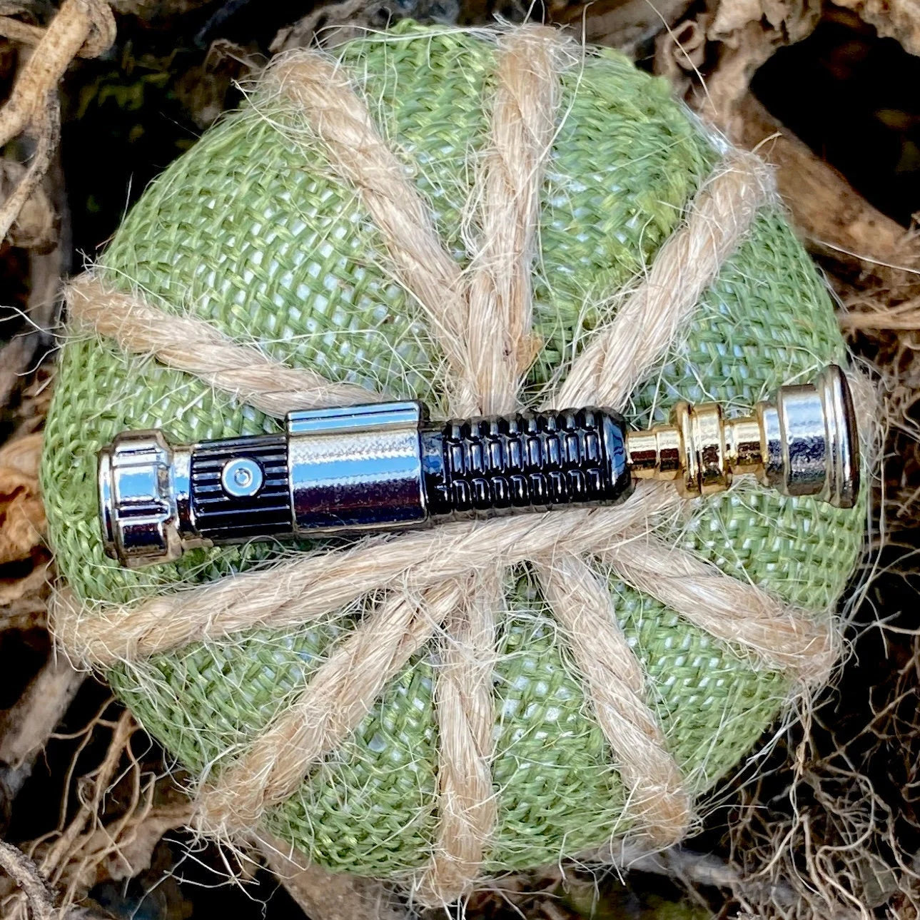 Obi Wan Lightsaber, Star Wars enamel pin
