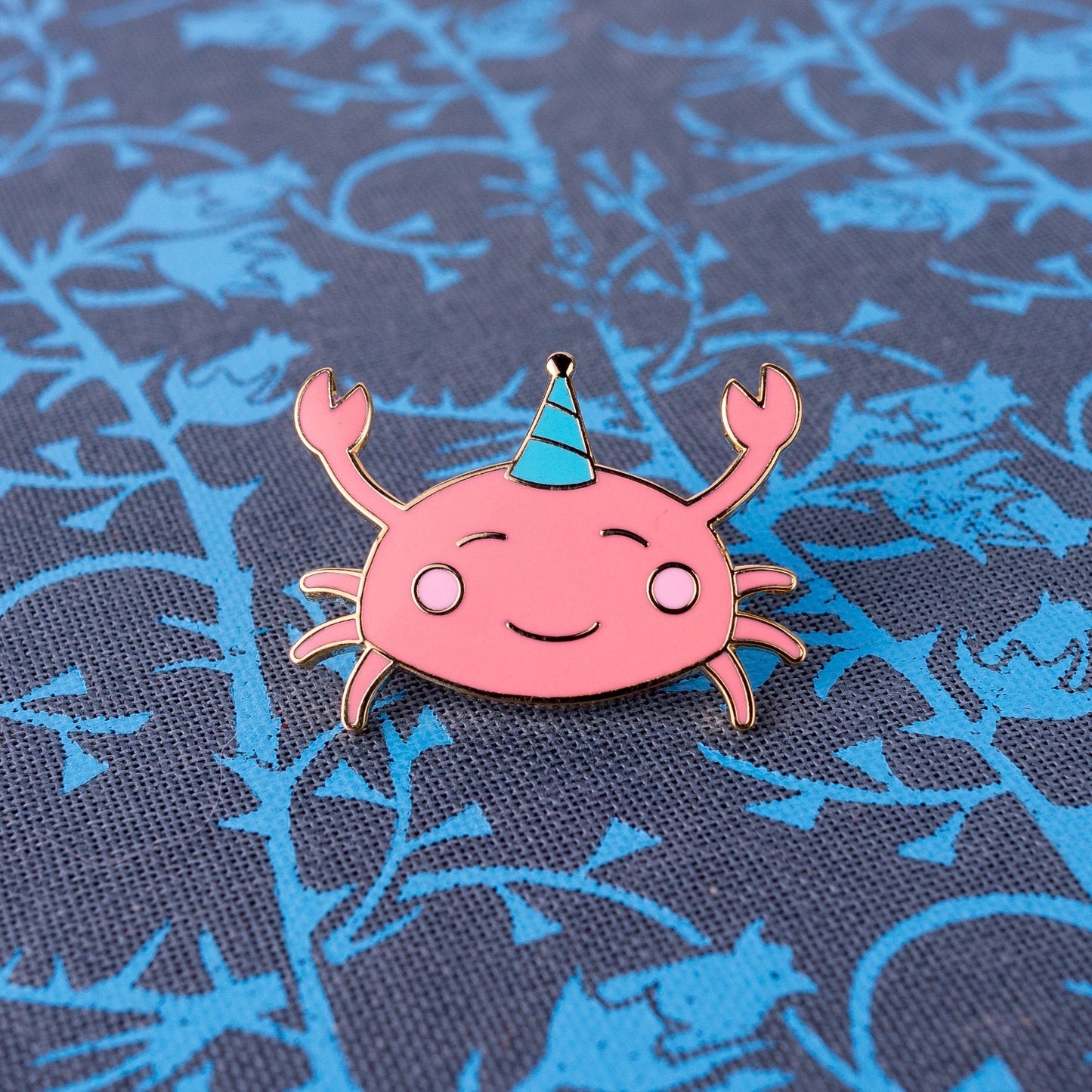 Party Crabby, kawaii enamel pin