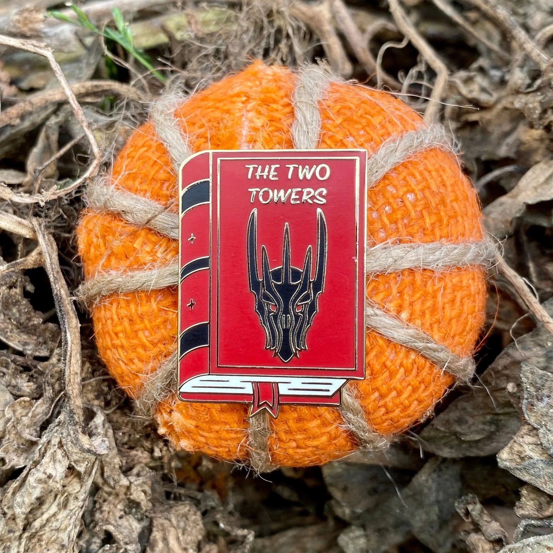 The Two Towers, LOTR enamel pin