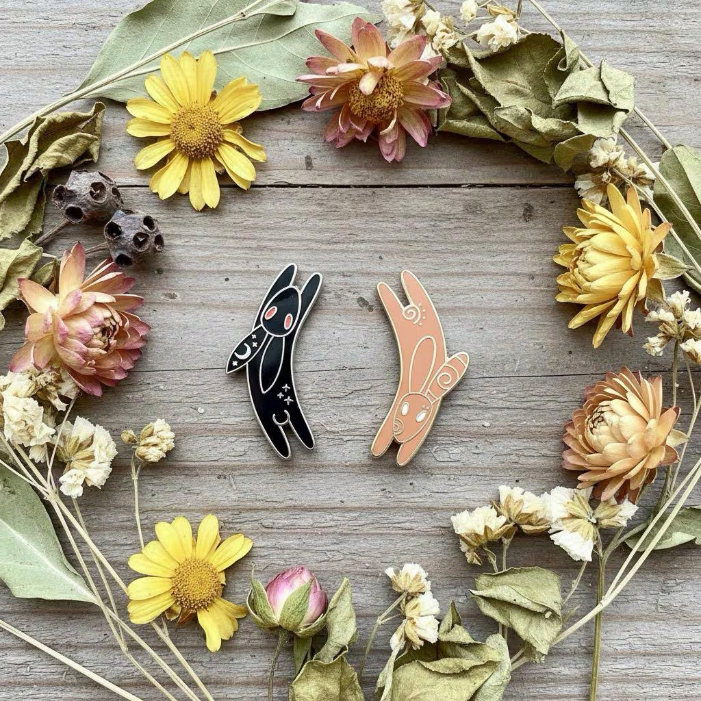 Inlé & El-Ahrairah, literary enamel pin